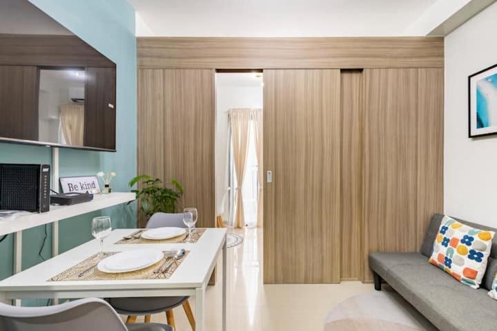 Shore 2 Residences 1Br Deluxe Room In Moa Complex Manila Eksteriør bilde