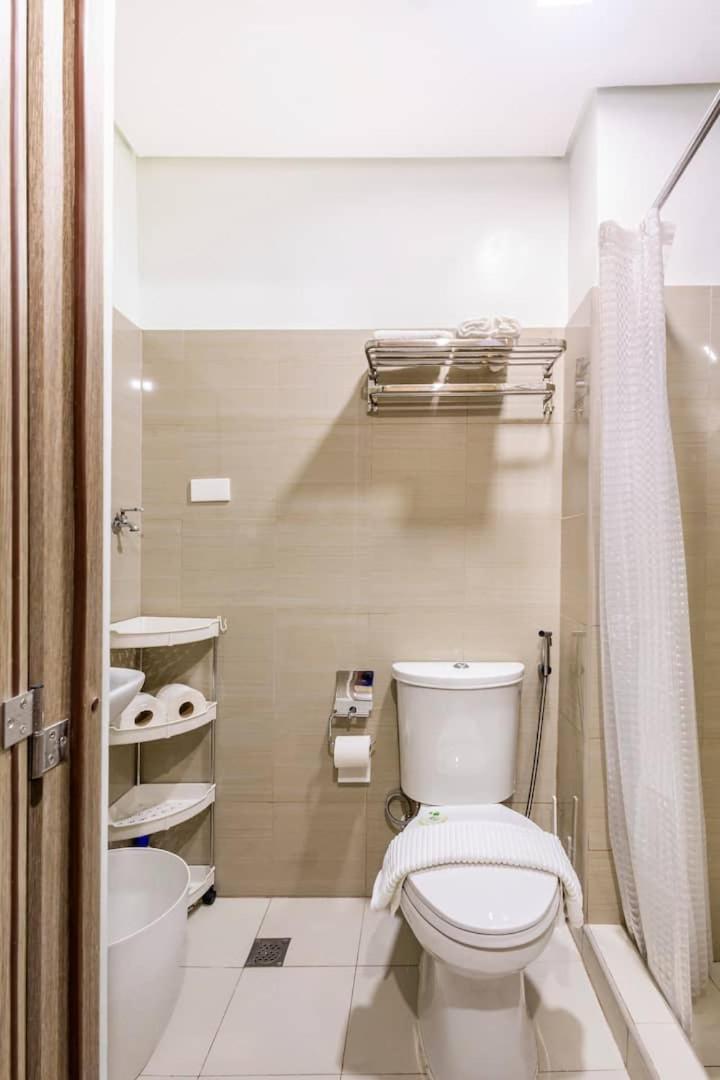 Shore 2 Residences 1Br Deluxe Room In Moa Complex Manila Eksteriør bilde